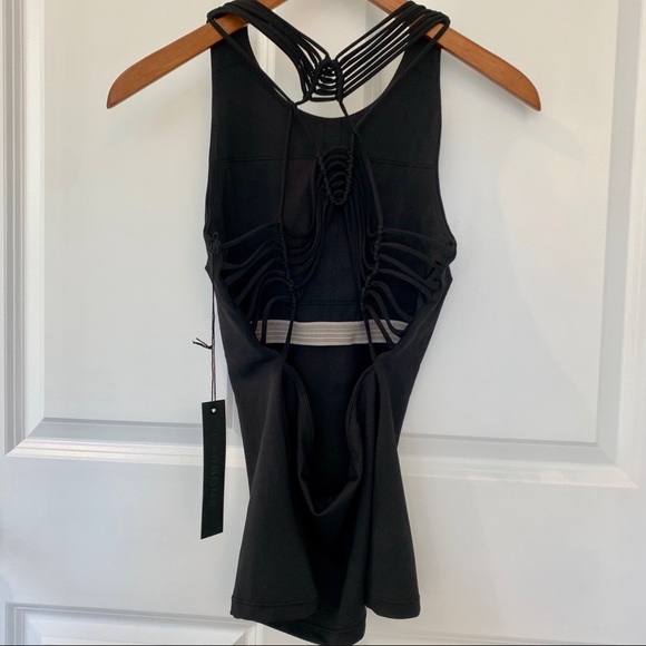 New Carbon 38 black spider back tank - Picture 2 of 7